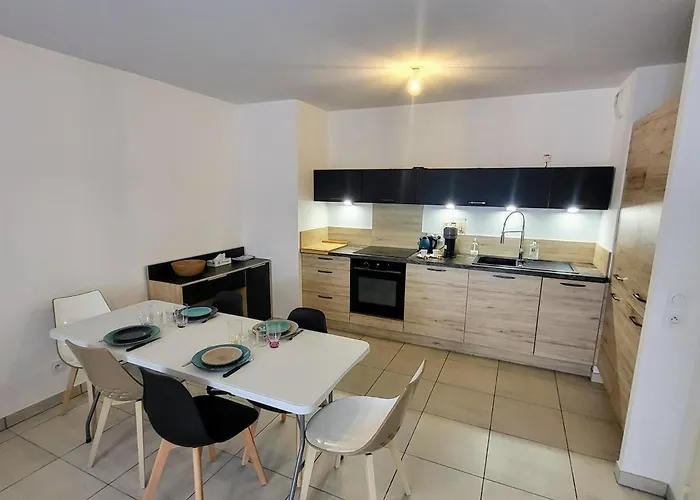 Superbe Juan-les-pins, Parking